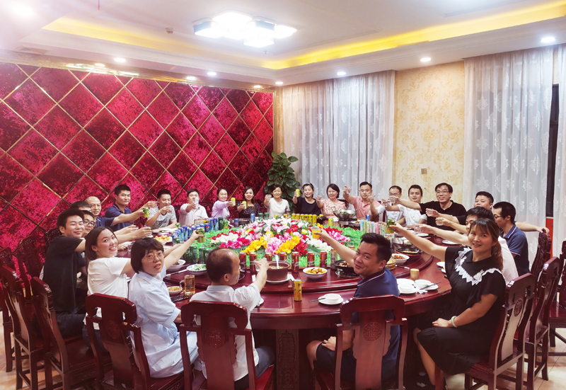 情滿中秋|研為科技為全體員工發(fā)放中秋福利并舉辦中秋家宴 情滿中秋|研為科技為全體員工發(fā)放中秋福利并舉辦中秋家宴